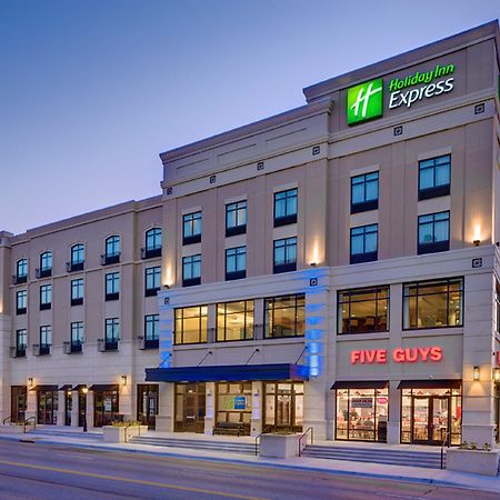 Holiday Inn Express & Suites - Kansas City Ku Medical Center, An Ihg Hotel Exterior photo