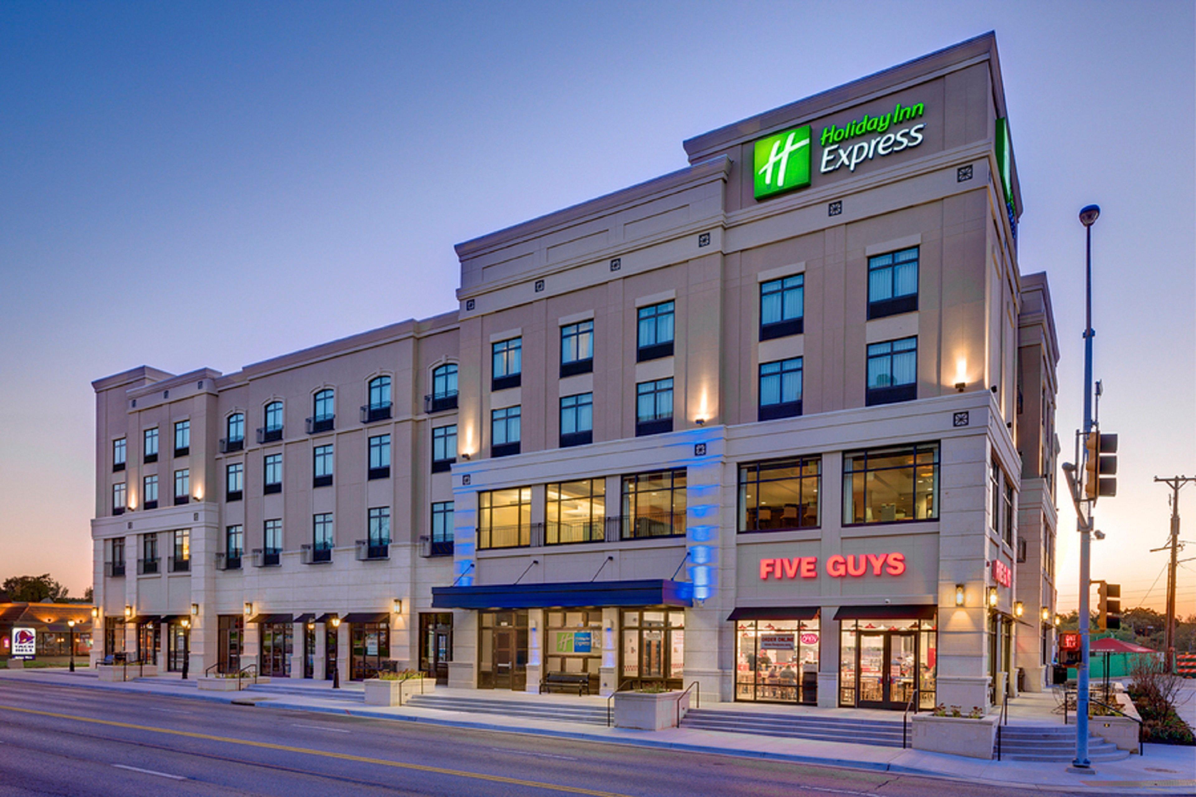 Holiday Inn Express & Suites - Kansas City Ku Medical Center, An Ihg Hotel Exterior photo